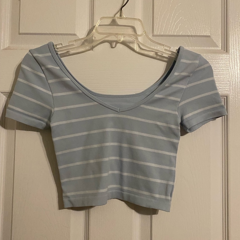 Light Blue Ribbed V-neck Croptop